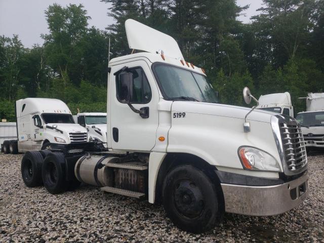  Salvage Freightliner Cascadia 1