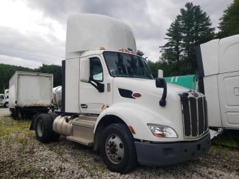  Salvage Peterbilt 579