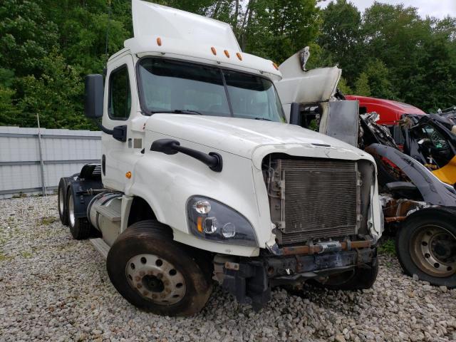  Salvage Freightliner Cascadia 1