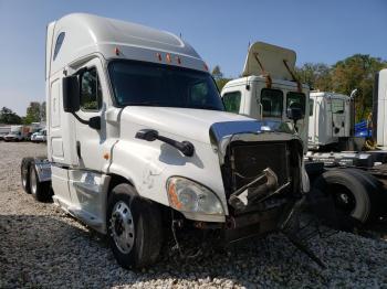  Salvage Freightliner Cascadia 1