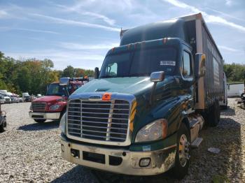  Salvage Freightliner Cascadia 1