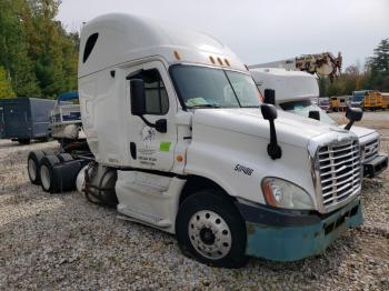  Salvage Freightliner Cascadia 1