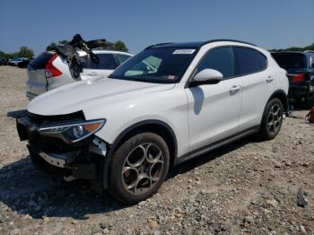  Salvage Alfa Romeo Stelvio