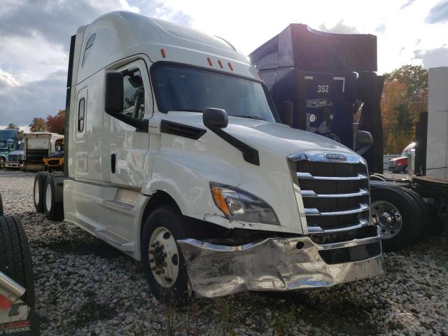  Salvage Freightliner Cascadia 1