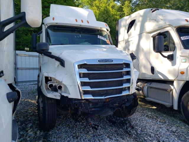  Salvage Freightliner Cascadia 1