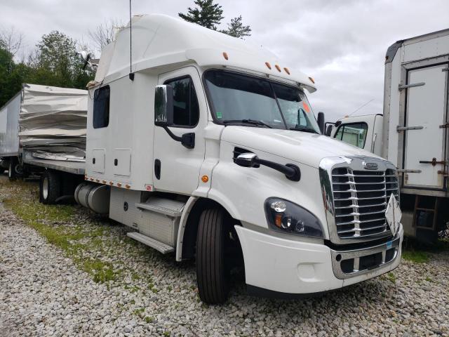  Salvage Freightliner Cascadia 1