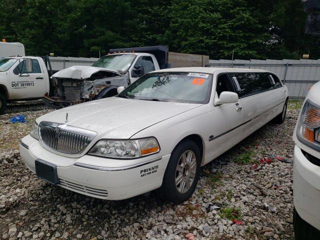  Salvage Lincoln Towncar