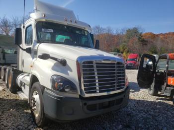  Salvage Freightliner Cascadia 1