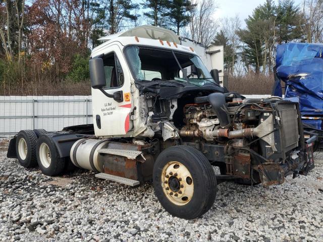  Salvage Freightliner Cascadia 1