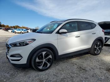  Salvage Hyundai TUCSON