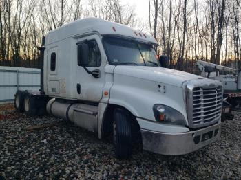  Salvage Freightliner Cascadia 1