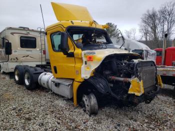  Salvage Freightliner Cascadia 1