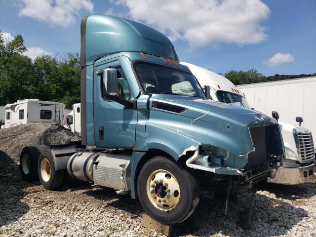  Salvage Freightliner Cascadia 1