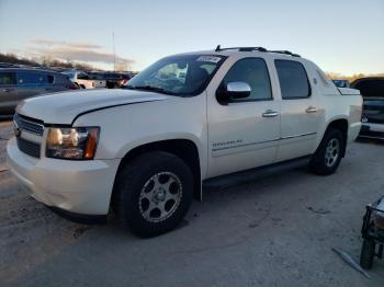  Salvage Chevrolet Avalanche