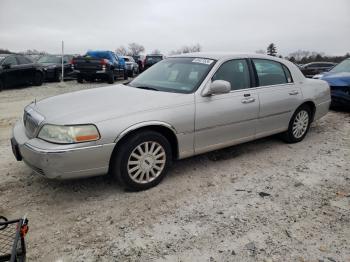  Salvage Lincoln Towncar