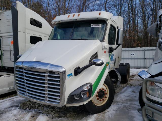  Salvage Freightliner Cascadia 1