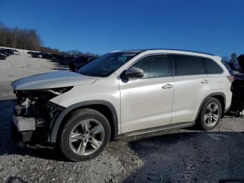  Salvage Toyota Highlander