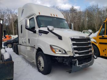  Salvage Freightliner Cascadia 1