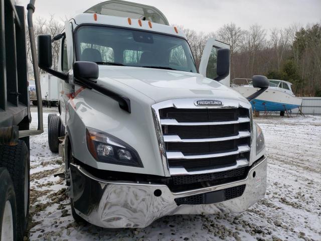  Salvage Freightliner Cascadia 1