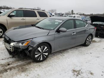  Salvage Nissan Altima