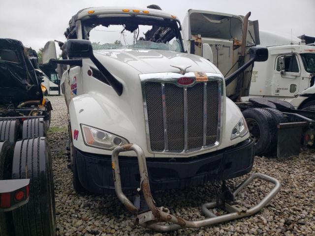  Salvage Peterbilt 579