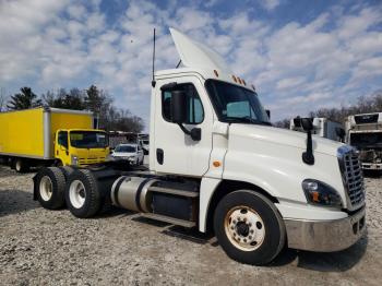  Salvage Freightliner Cascadia