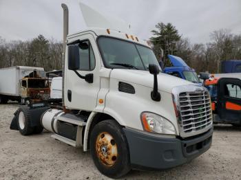  Salvage Freightliner Cascadia 1