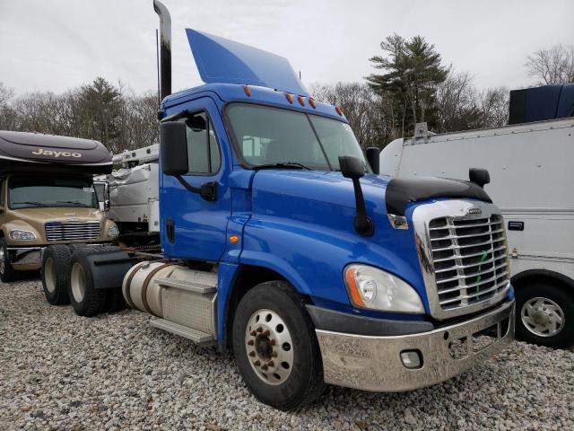  Salvage Freightliner Cascadia 1