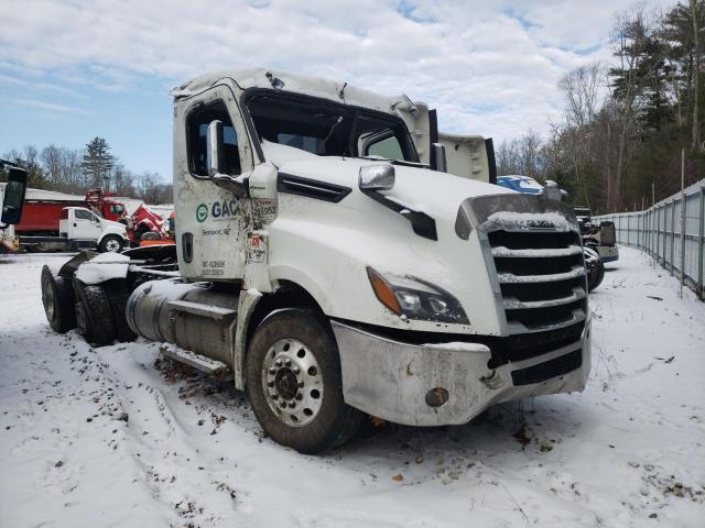  Salvage Freightliner Cascadia 1