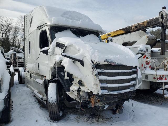  Salvage Freightliner Cascadia 1
