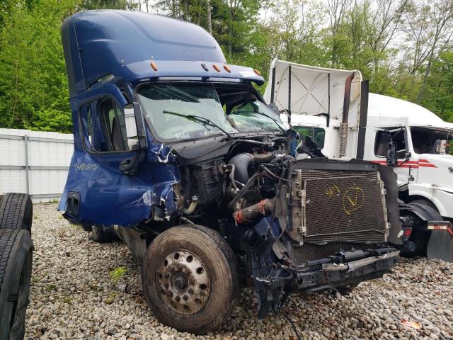  Salvage Freightliner Cascadia 1