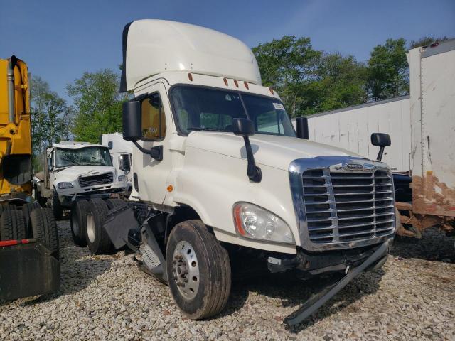  Salvage Freightliner Cascadia 1