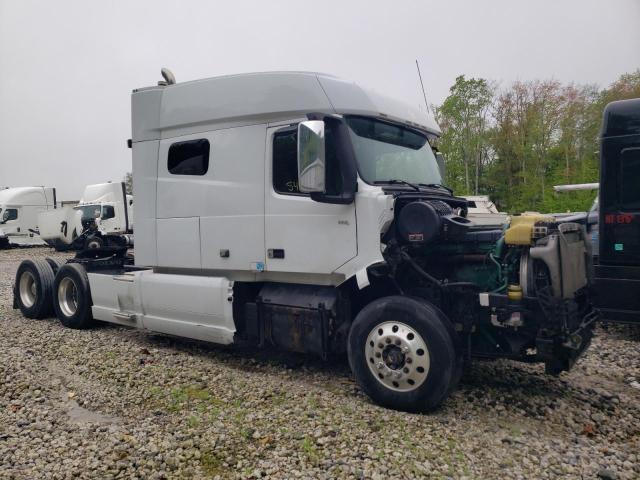  Salvage Volvo Vnl