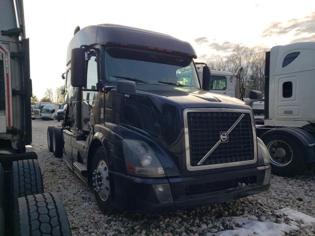  Salvage Volvo Vn