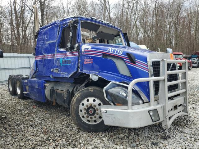  Salvage Volvo Vnl