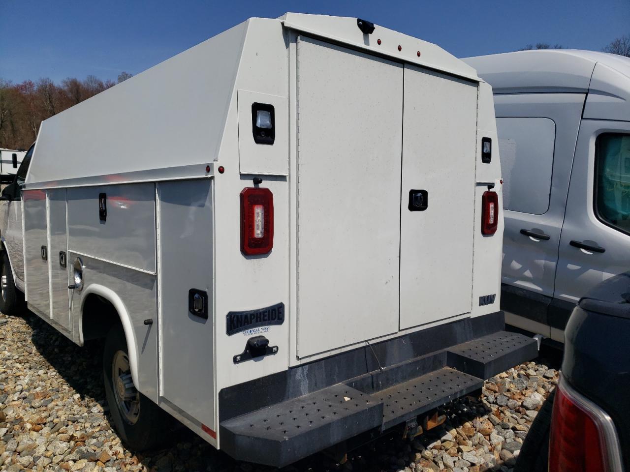 Chevrolet Express Image 4