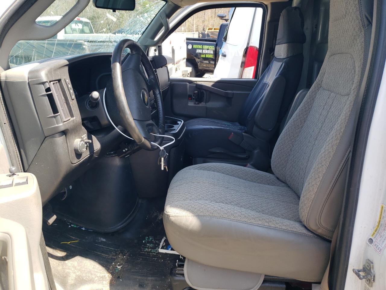 Chevrolet Express Image 11