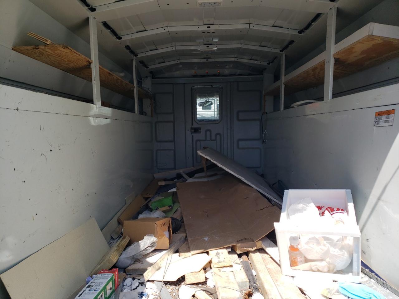 Chevrolet Express Image 12