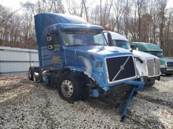  Salvage Volvo Vn