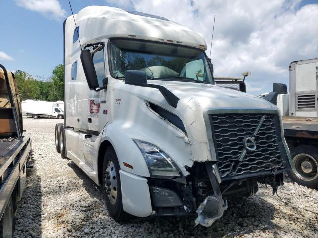  Salvage Volvo Vnl