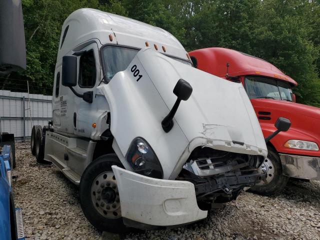  Salvage Freightliner Cascadia 1