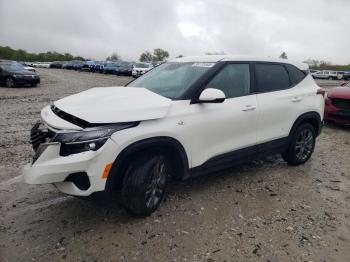  Salvage Kia Seltos