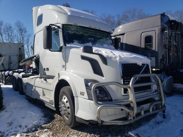  Salvage Volvo Vn