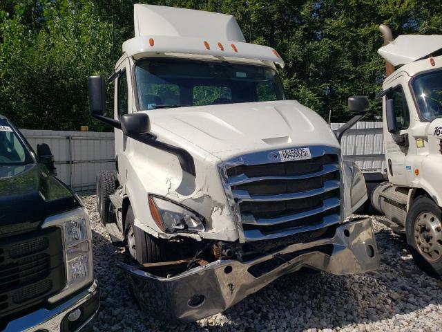  Salvage Freightliner Cascadia 1