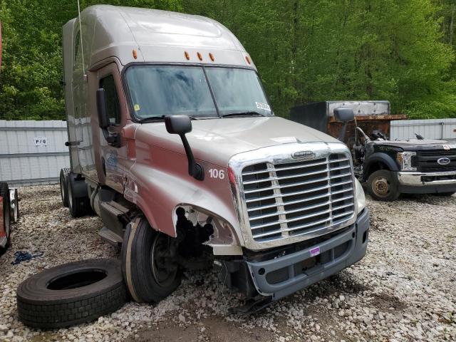 Salvage Freightliner Cascadia 1