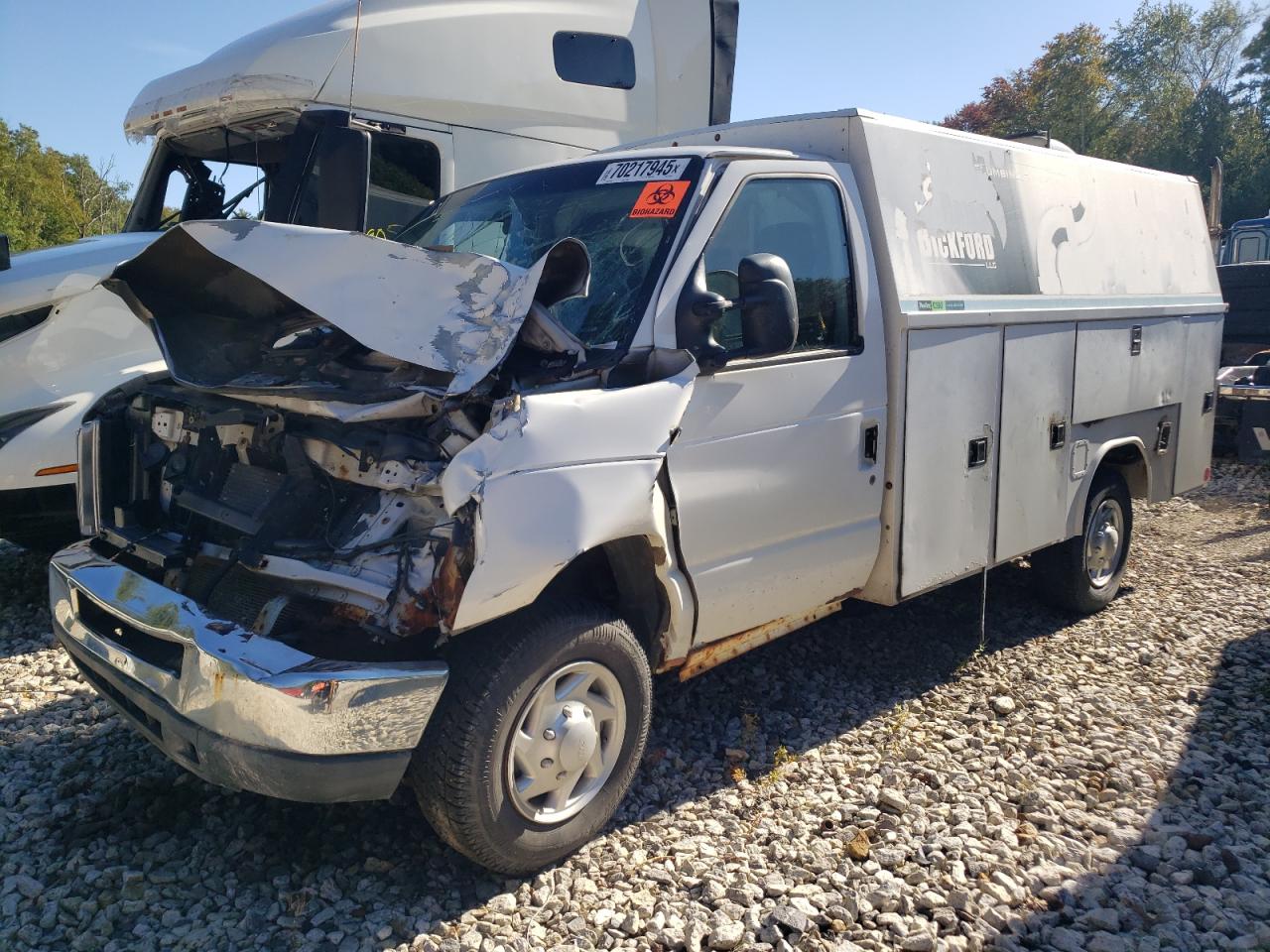 Ford Econoline E350 Super Duty Cutaway Van Image 1