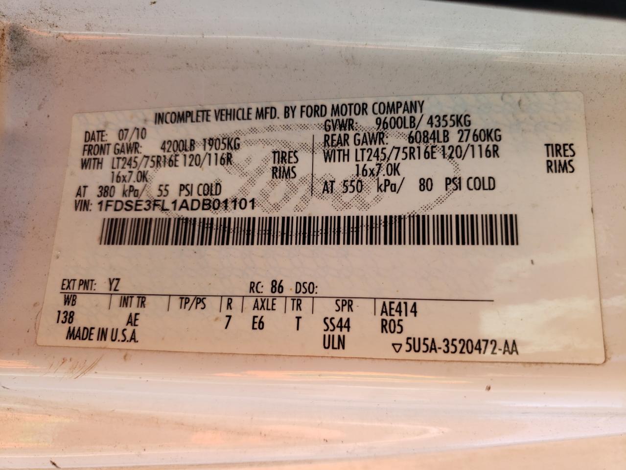 Ford Econoline E350 Super Duty Cutaway Van Image 11