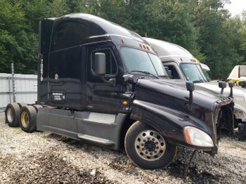  Salvage Freightliner Cascadia 1