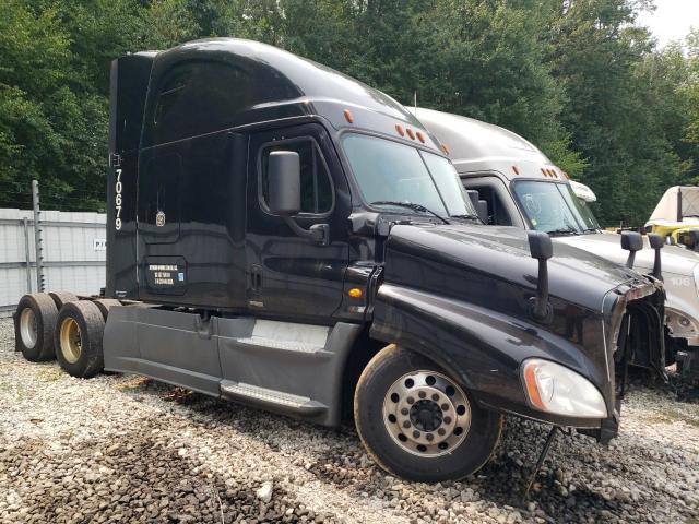  Salvage Freightliner Cascadia 1