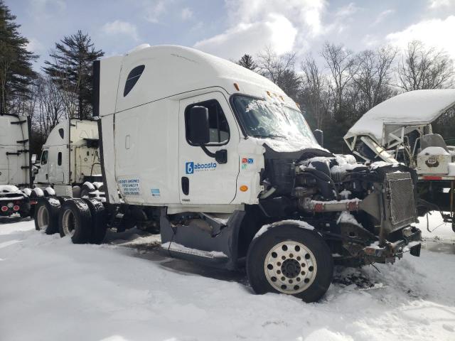  Salvage Freightliner Cascadia 1